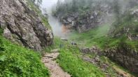 Aufstieg im Regen durch die "Saugasse" 