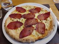 Holzofenpizza in Courmayeur - große Klasse!